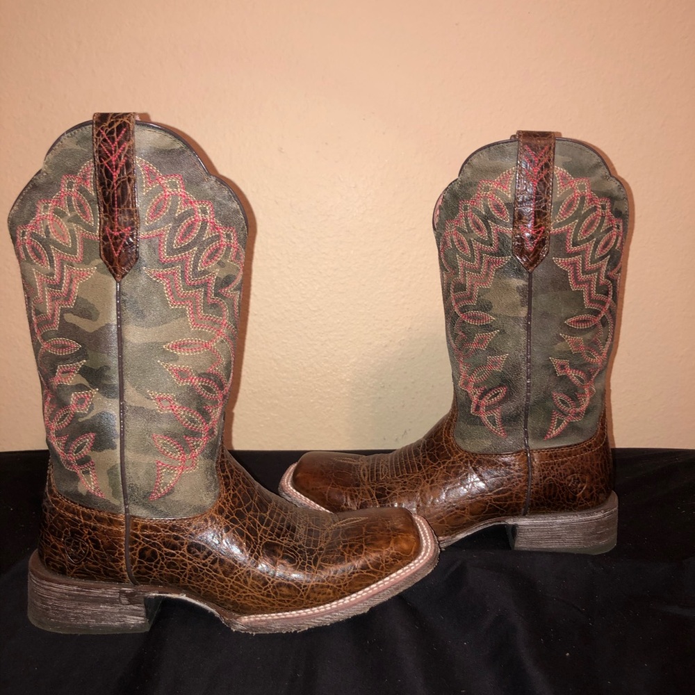 Women’s Ariat Boots - Picture 2 of 6